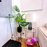 Family Cosy For Up To 9 Guests Near Midi Station Brussels