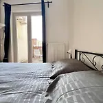 Family Cosy For Up To 9 Guests Near Midi Station