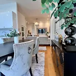 Apartment Family Cosy For Up To 9 Guests Near Midi Station