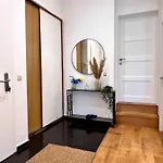Apartment Family Cosy For Up To 9 Guests Near Midi Station Brussels