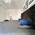 Family Cosy For Up To 9 Guests Near Midi Station Apartment
