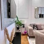 Family Cosy For Up To 9 Guests Near Midi Station * Brussels