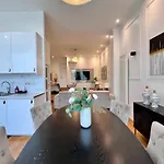 Apartment Family Cosy For Up To 9 Guests Near Midi Station *