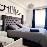 Apartment Family Cosy For Up To 9 Guests Near Midi Station