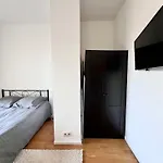 Family Cosy For Up To 9 Guests Near Midi Station *