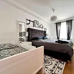 Apartment Family Cosy For Up To 9 Guests Near Midi Station *