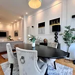 Apartment Family Cosy For Up To 9 Guests Near Midi Station