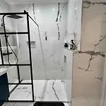 Apartment Family Cosy For Up To 9 Guests Near Midi Station
