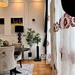 Family Cosy For Up To 9 Guests Near Midi Station * Brussels