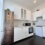 Family Cosy For Up To 9 Guests Near Midi Station Apartment Brussels