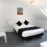 Hotel Satellite 2*