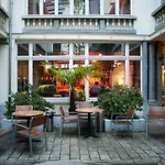 Hi Brussels Jacques Brel Hostel Brussels