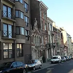 Apartment Square Ambiorix Eu