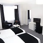 Hotel Satellite 2*