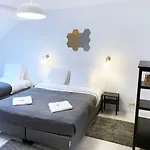 Hive Rooms midi center
