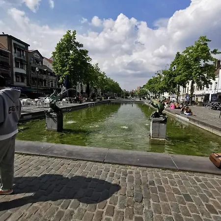 Charming Duplex On The Canal Brussels