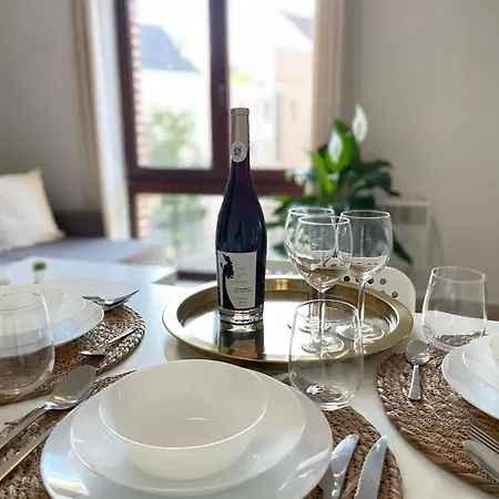 Un Lumineux Dans Un Quartier Anime #3 Apartment