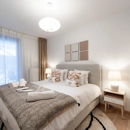 Apartment Contemporary Comfort In The Heart Of The *