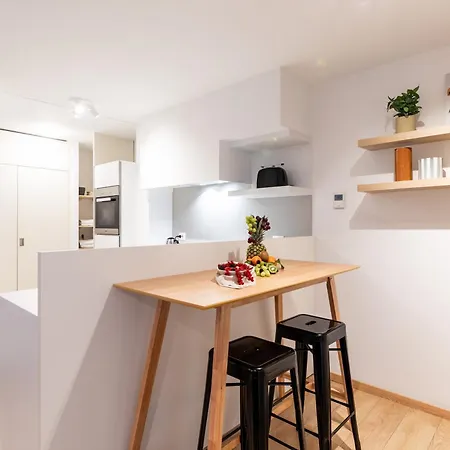 Apartment Contemporary Comfort In The Heart Of The