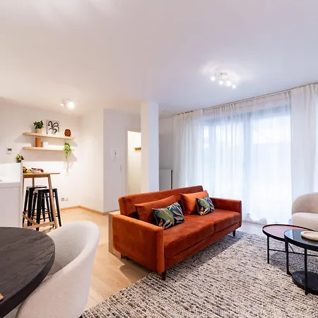 Apartment Contemporary Comfort In The Heart Of The *