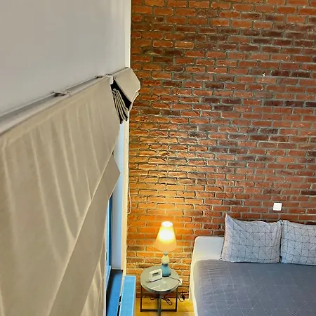 Center Apartment *