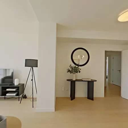 Apartment 2br Nato & Eu - Freeluggage