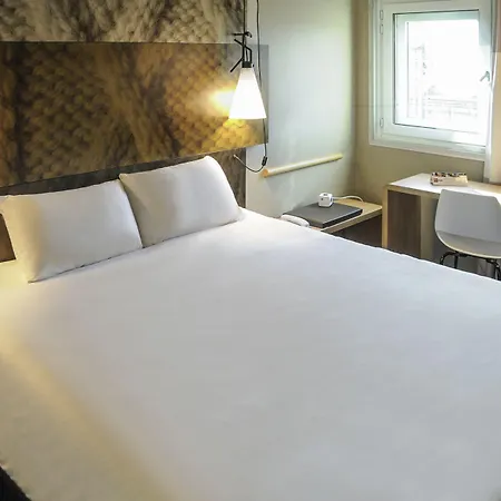 Ibis Centre 3*