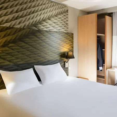 Hotel Ibis Centre 3*