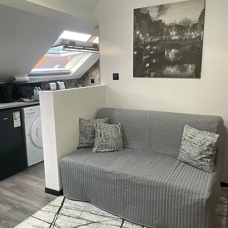 Centre Apartment *