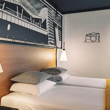 Zoom Hotel 4*
