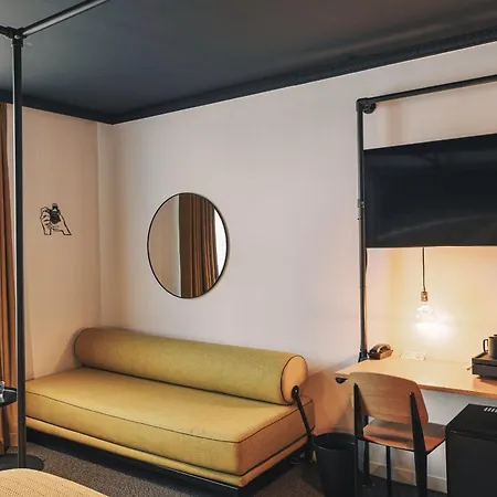 Hotel Zoom