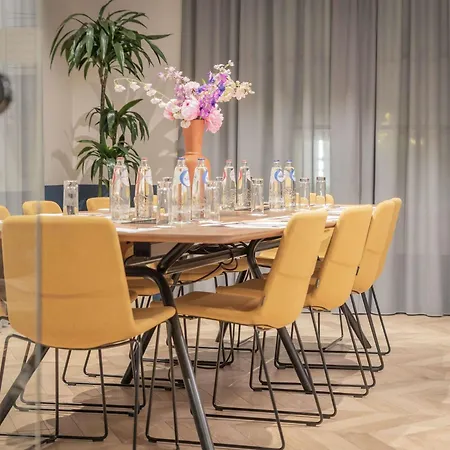 Novotel Off Grand Place Hotel