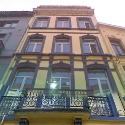 Theater Hotel 2*