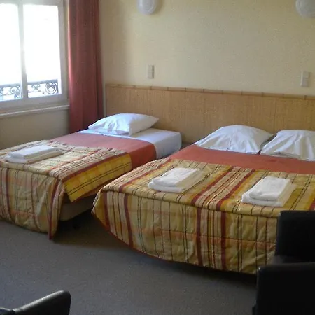 Queen Mary Hotel 3*
