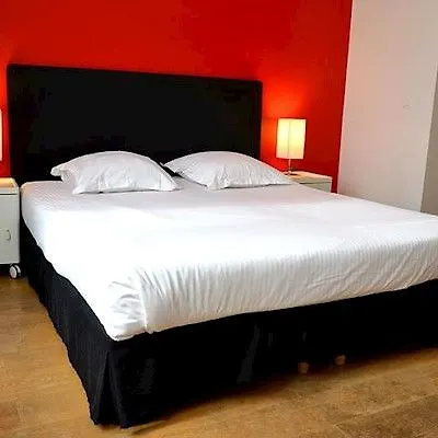 Hotel Theater