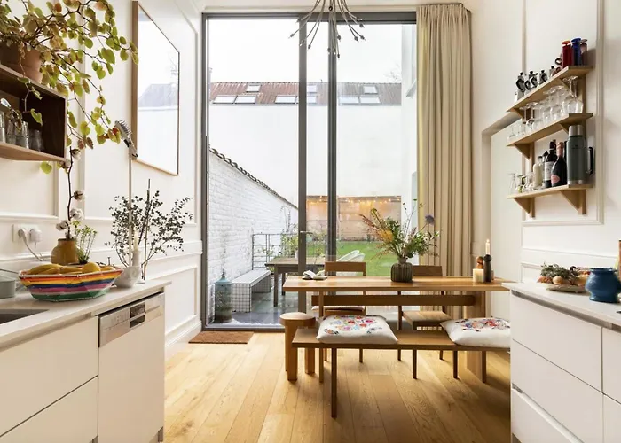 Cozy Room With Garden