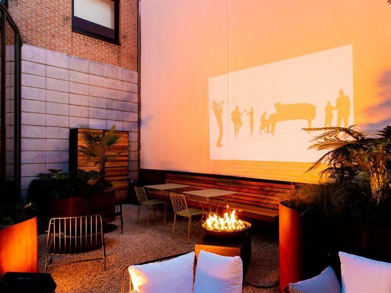 Ibis Brussels Centre Chatelain Khách sạn 3*