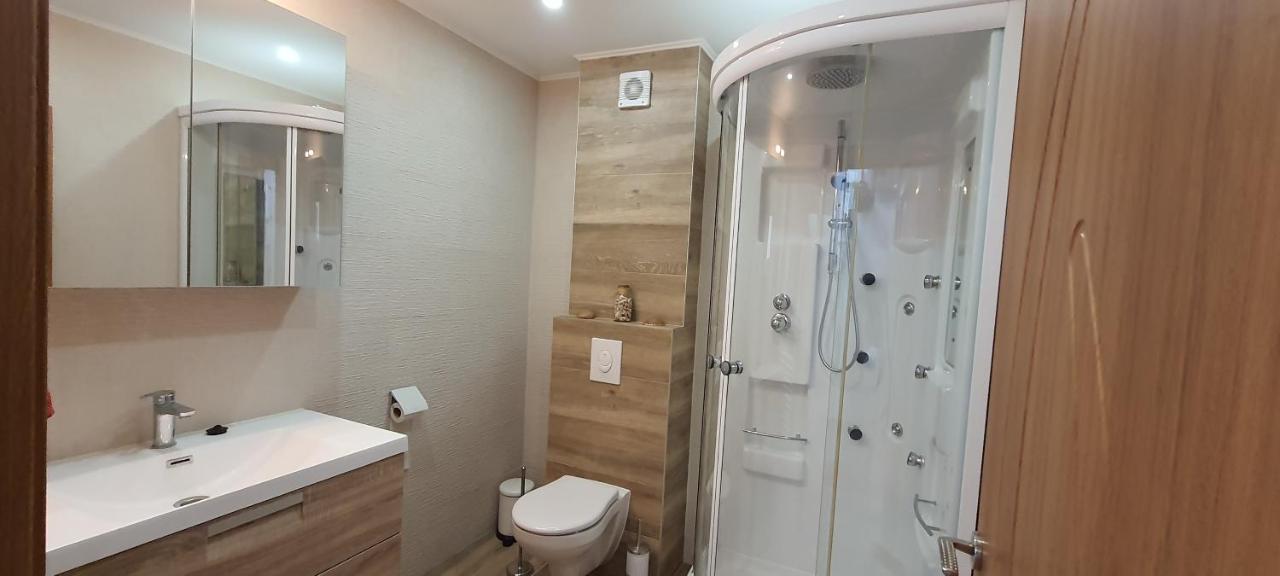 Appartement Bruxelles Apartment *