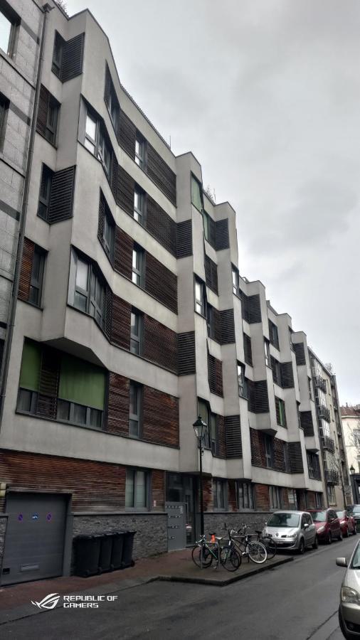 Midi-suede Apartment Brussels