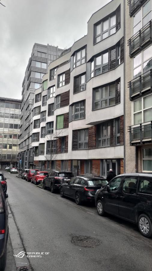 Midi-suede Apartment Brussels