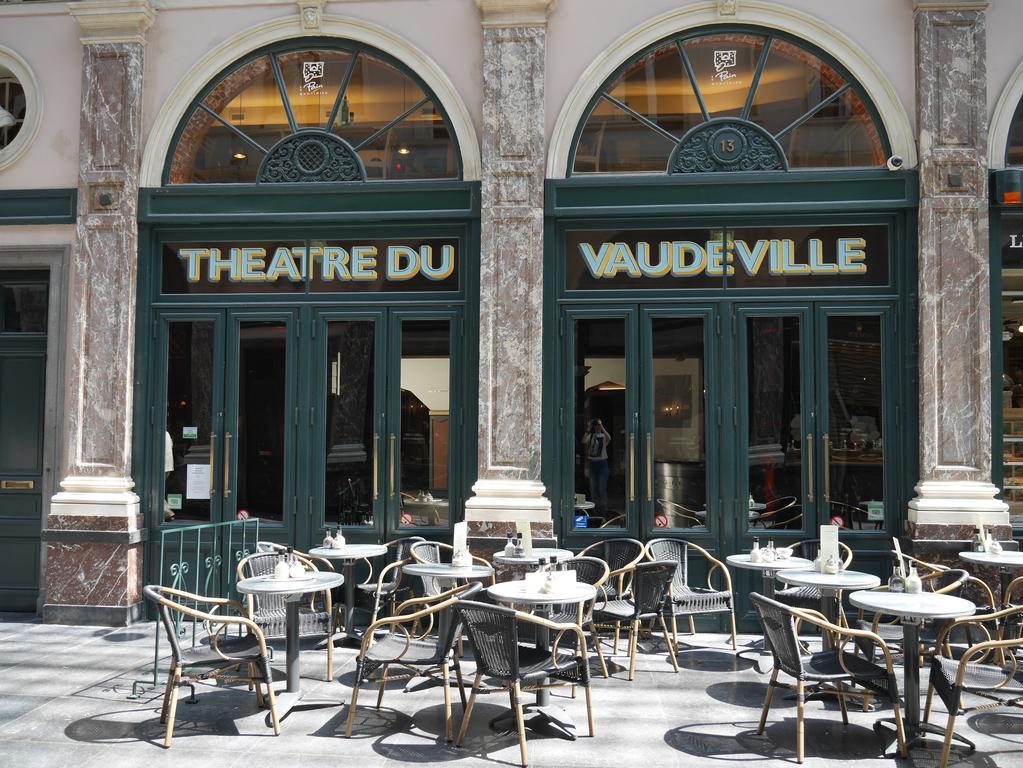 Le Vaudeville Bed & Breakfast