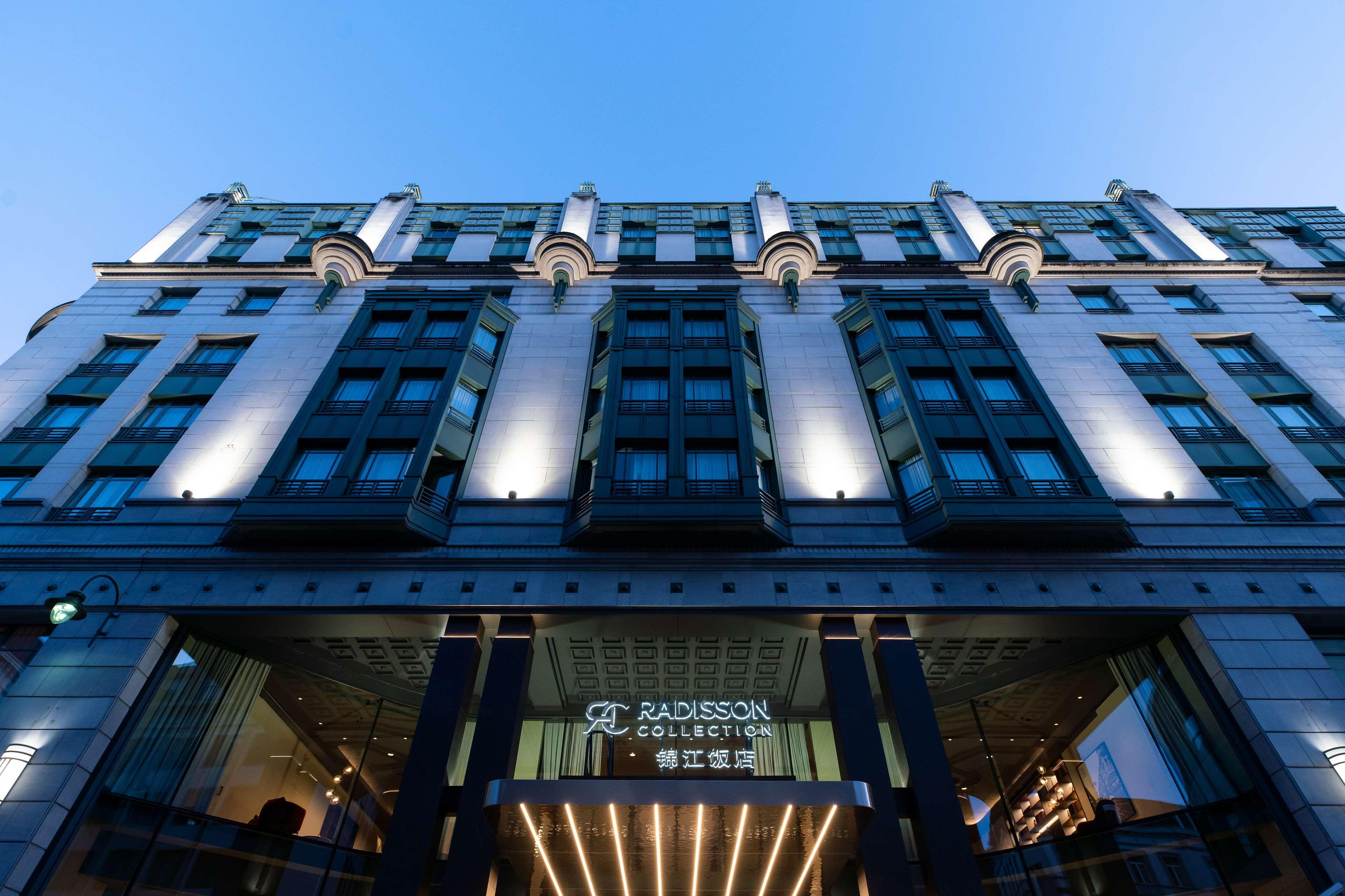 Khách sạn Radisson Collection Grand Place