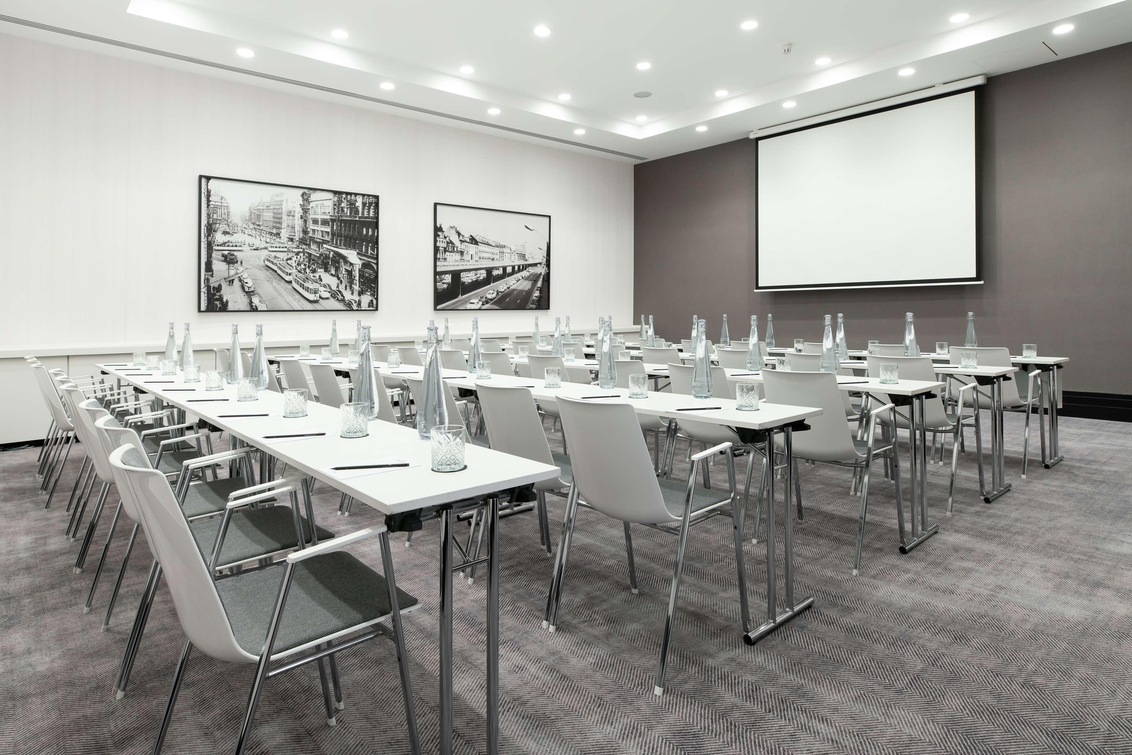 Radisson Collection Grand Place Khách sạn 5*