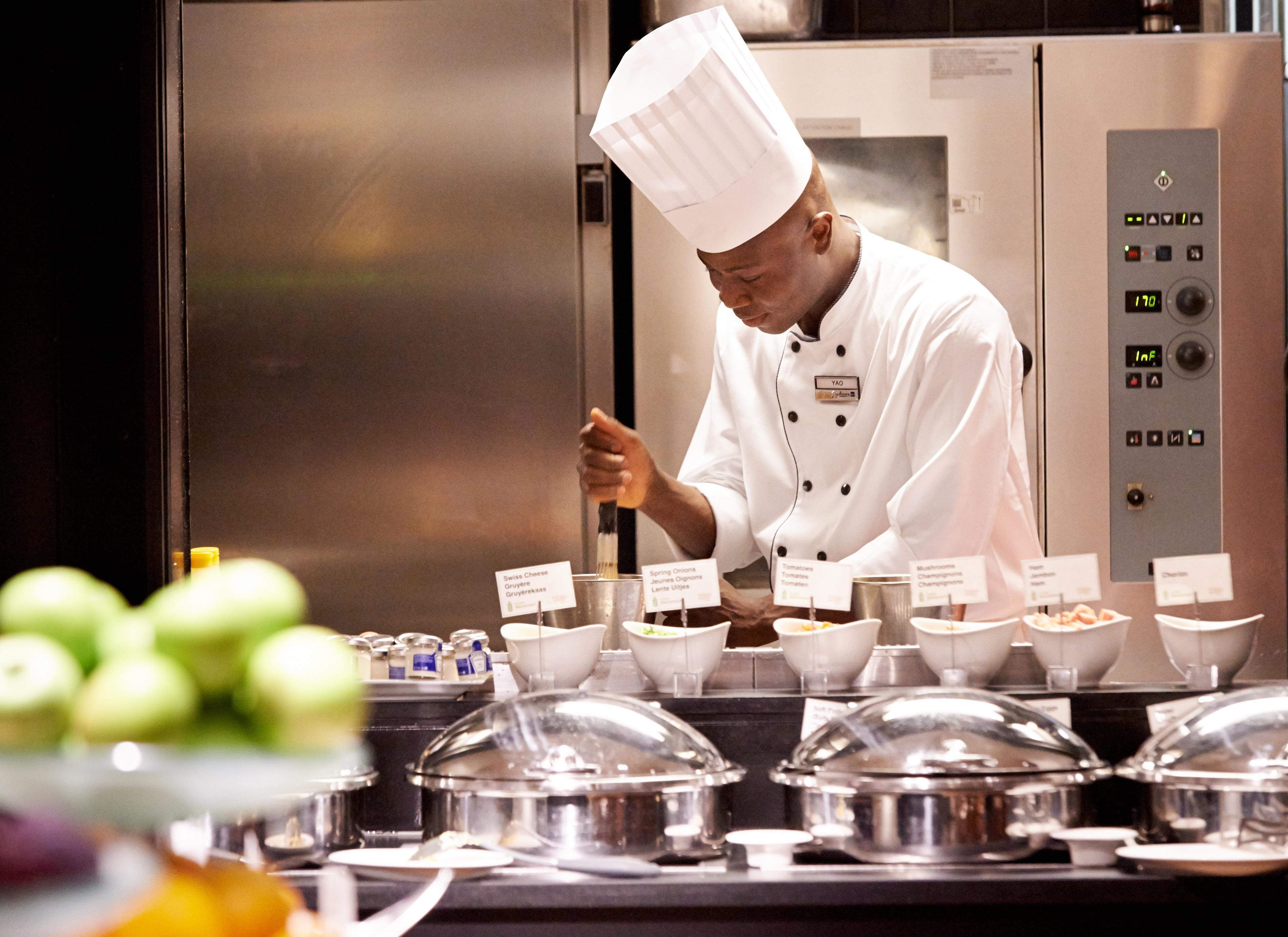 Radisson Collection Grand Place Khách sạn 5*
