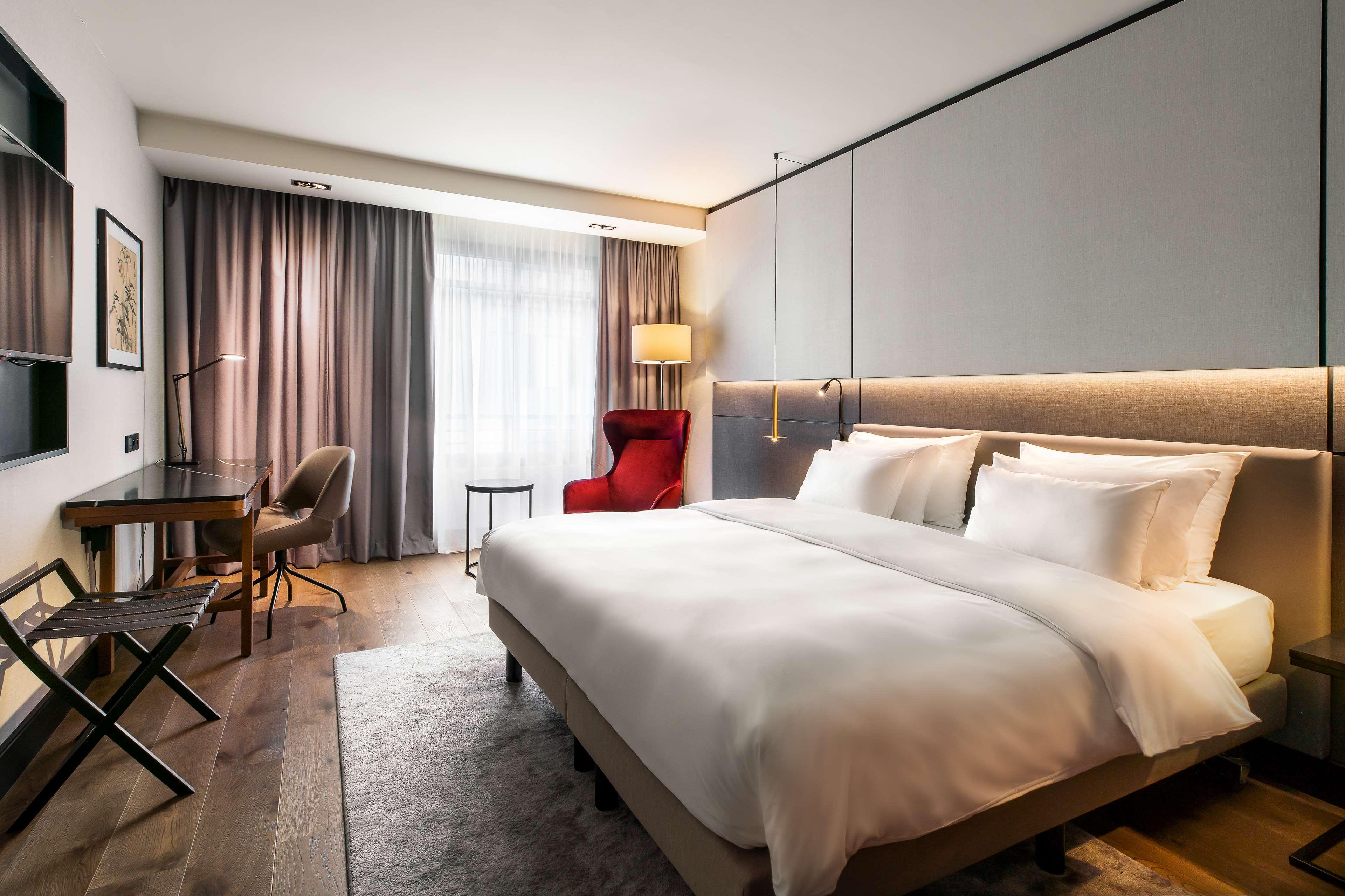 Khách sạn Radisson Collection Grand Place