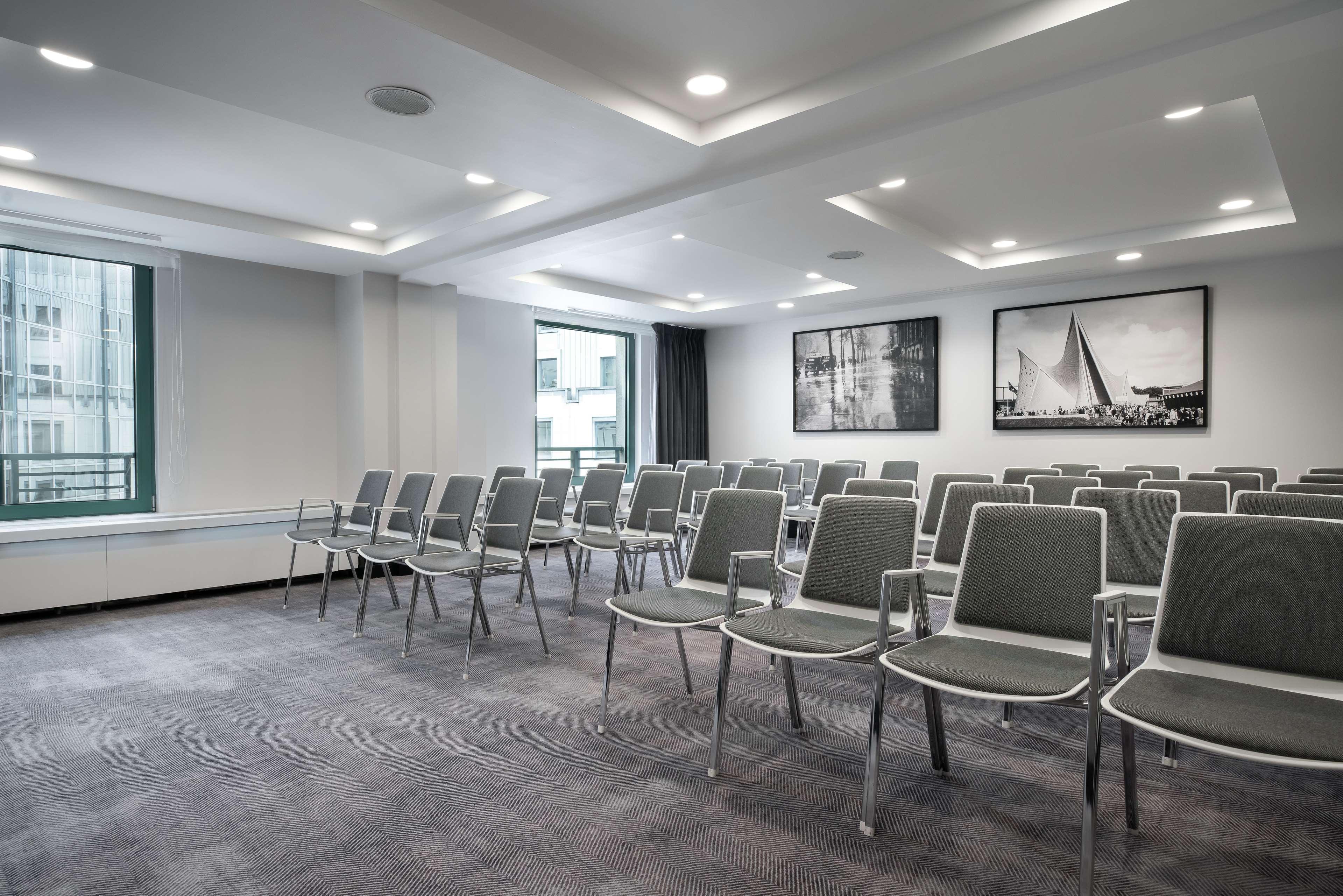 Radisson Collection Grand Place Khách sạn