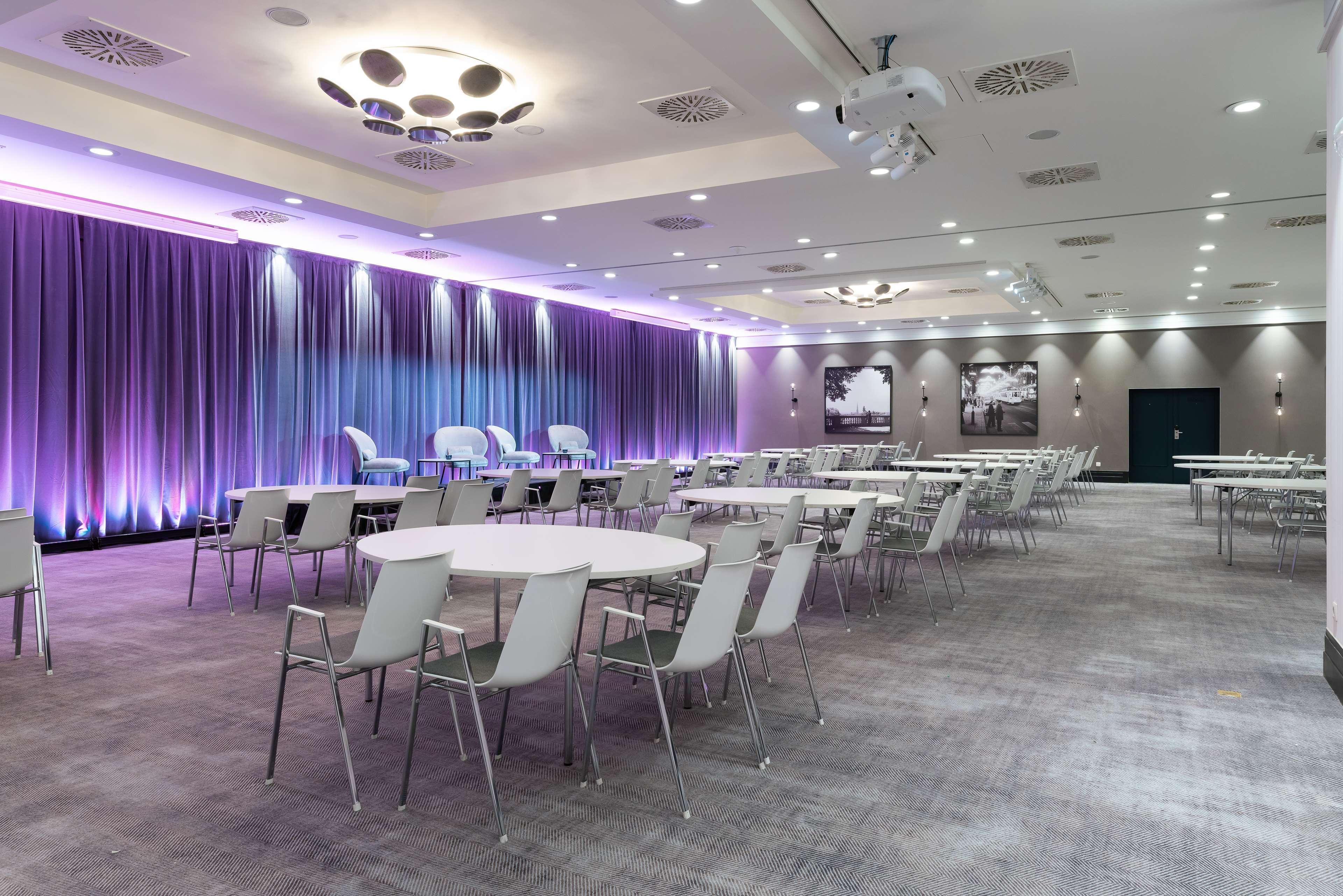 Khách sạn Radisson Collection Grand Place