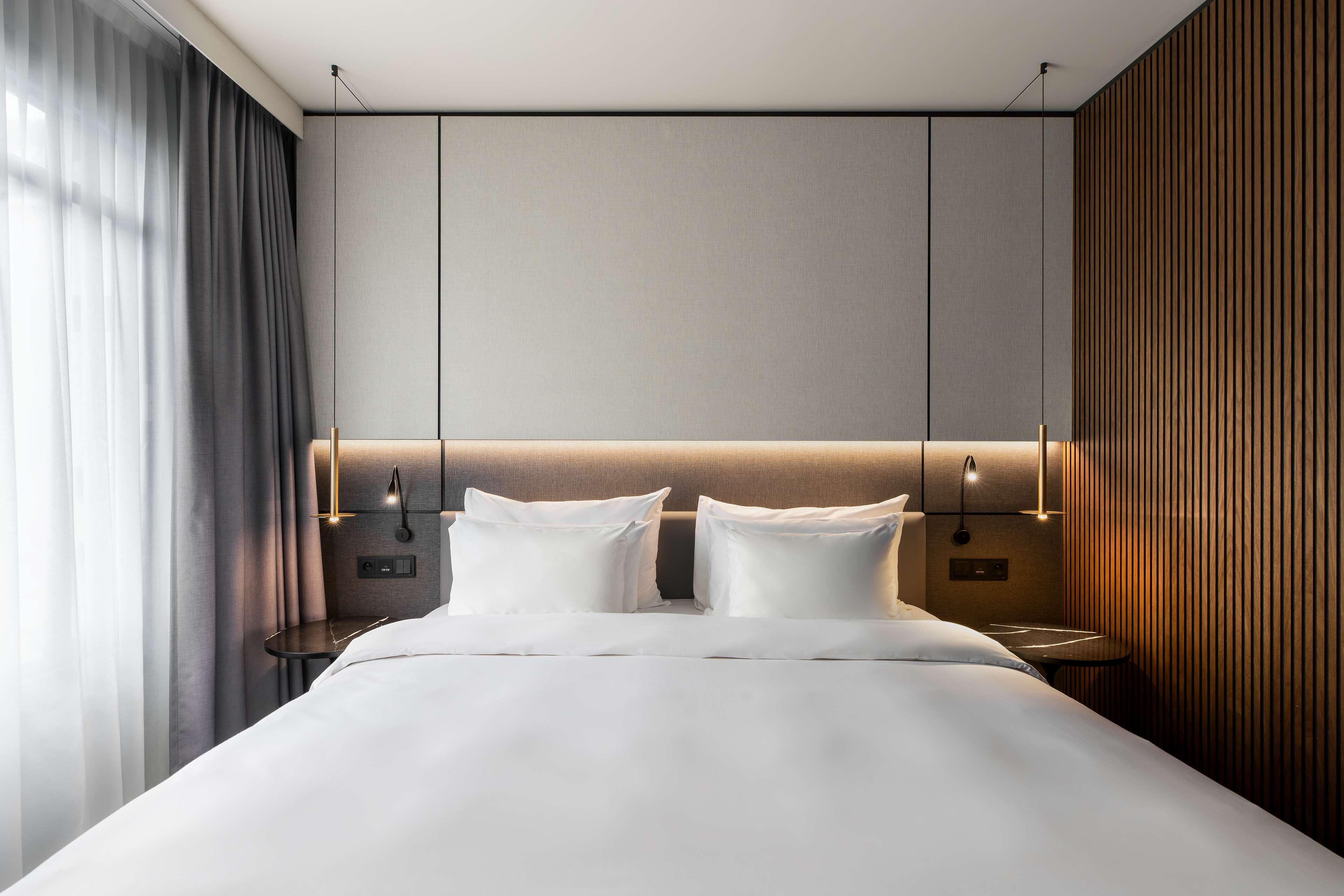 Radisson Collection Grand Place Khách sạn 5*