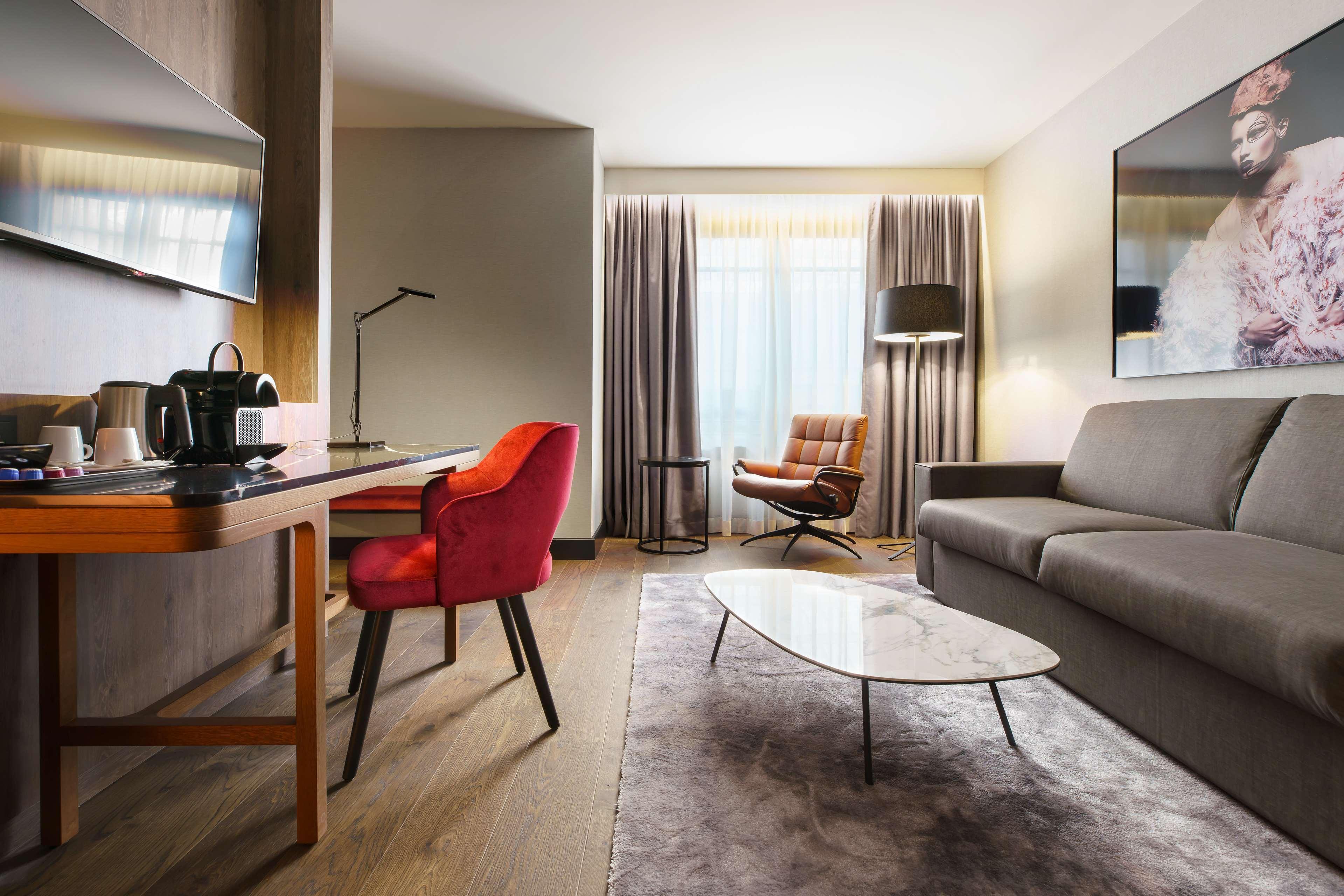Radisson Collection Grand Place Khách sạn 5*