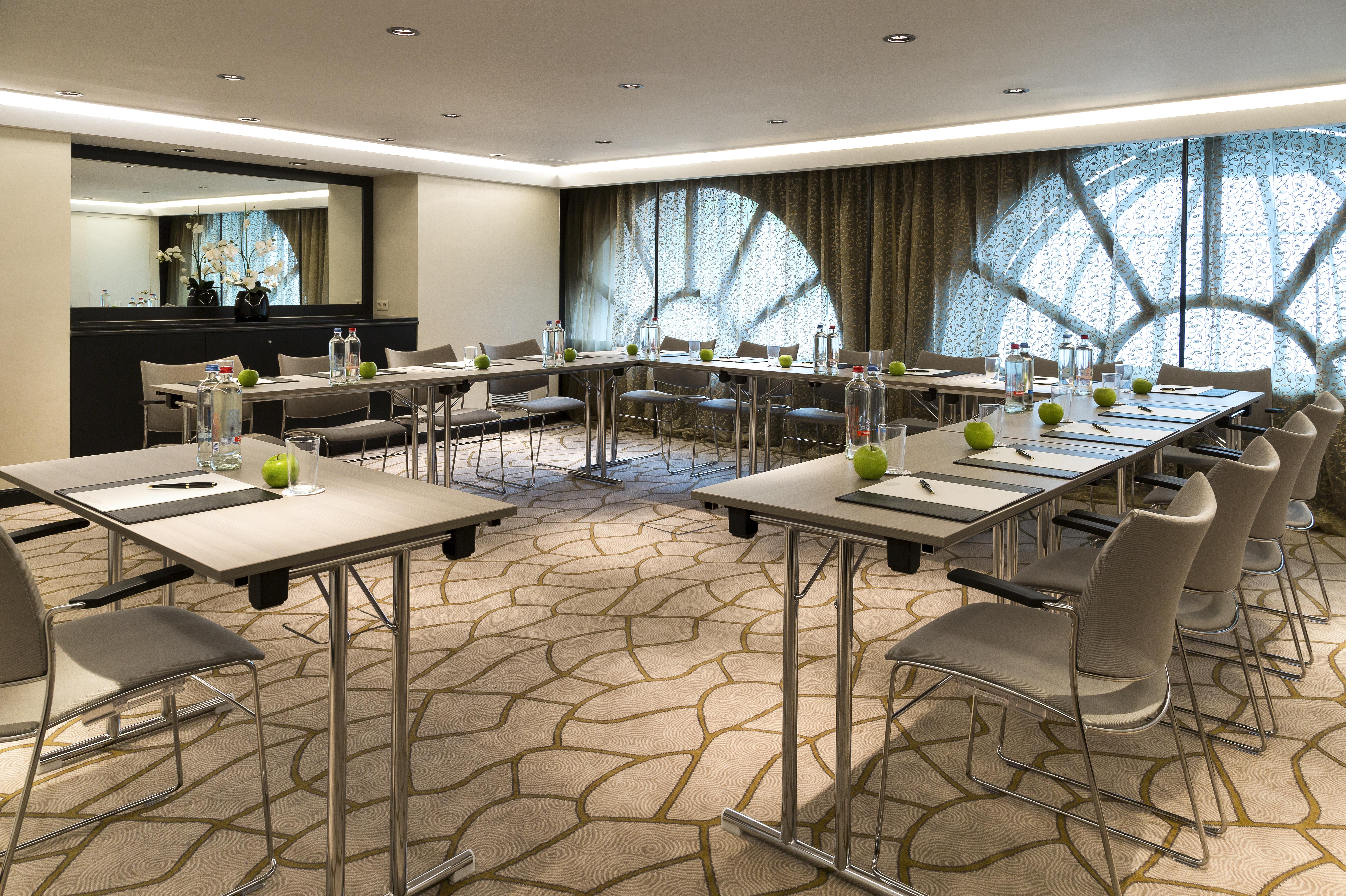 Barsey By Warwick Brussels
